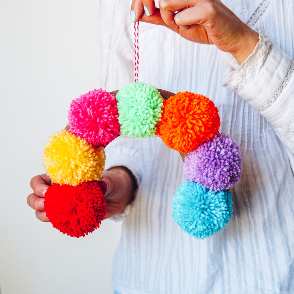 pom-stitch-tassell-pom-poms